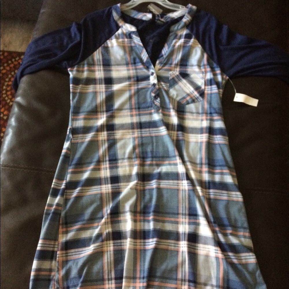 Quarter sleeve dress